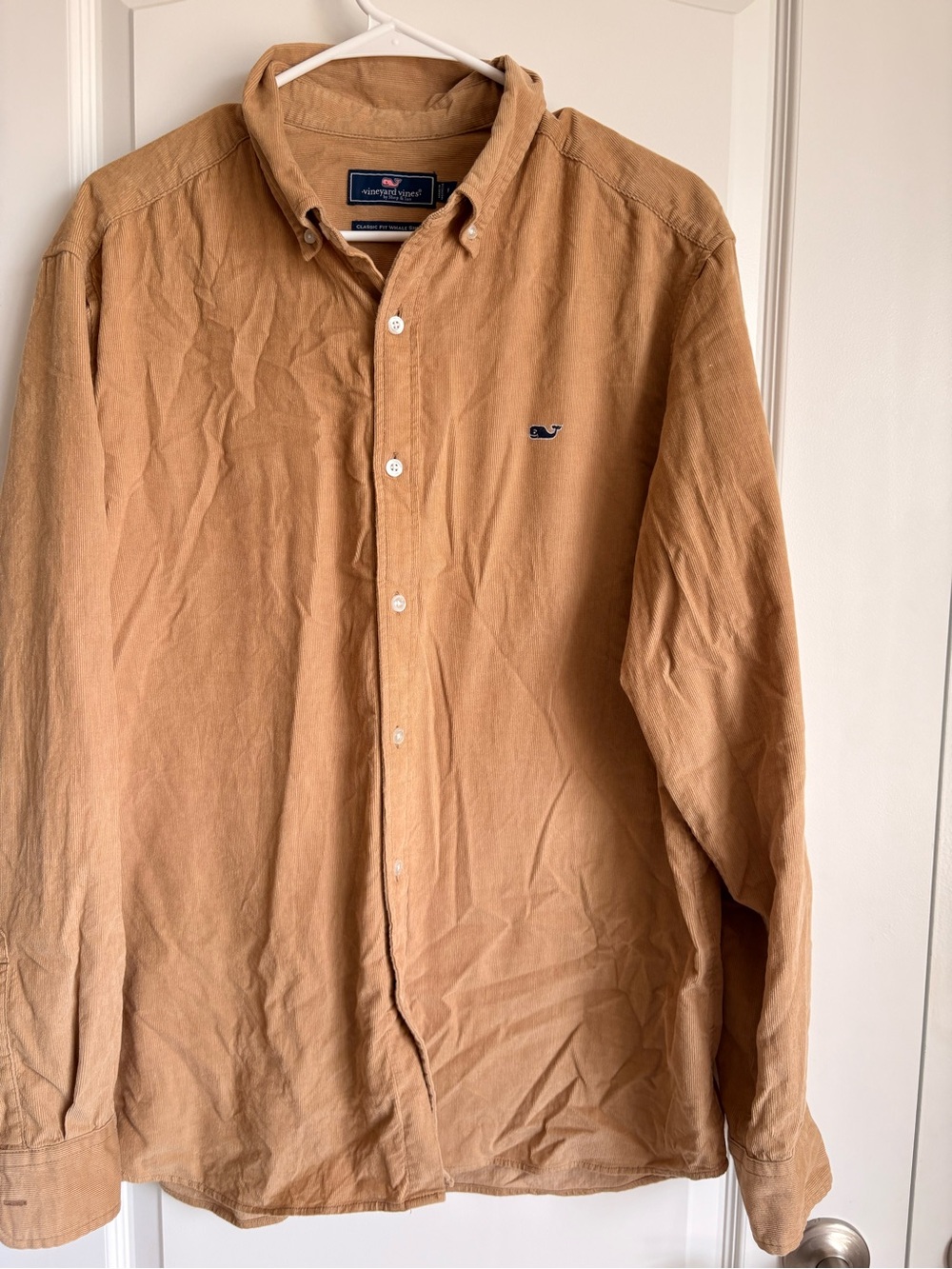 Vineyard Vines Men's Button-Down Shirt in Camel Brown